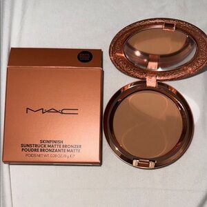 MAC Cosmetics Sunstruck Matte Bronzer - Matte medium golden
